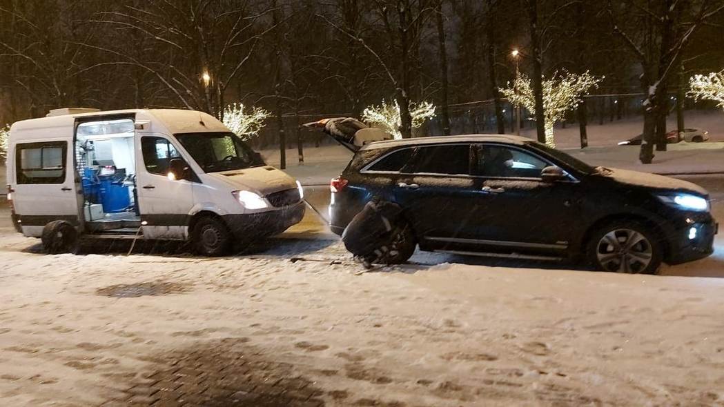 Выездная помощь на дороге в москве и мо